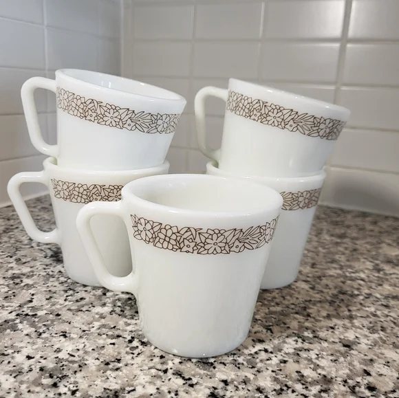 Pyrex WOODLAND Mugs Set of 5 Vintage Pyrex D Handled Coffee Mugs - Picture 1 of 5